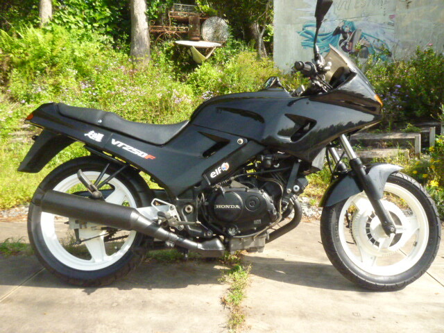 ◆ＶＴ２５０F　黒ＦＧ　実動車体　書類有り　登録後すぐに乗れます。鹿児島県指宿市発　値下げしました。◆