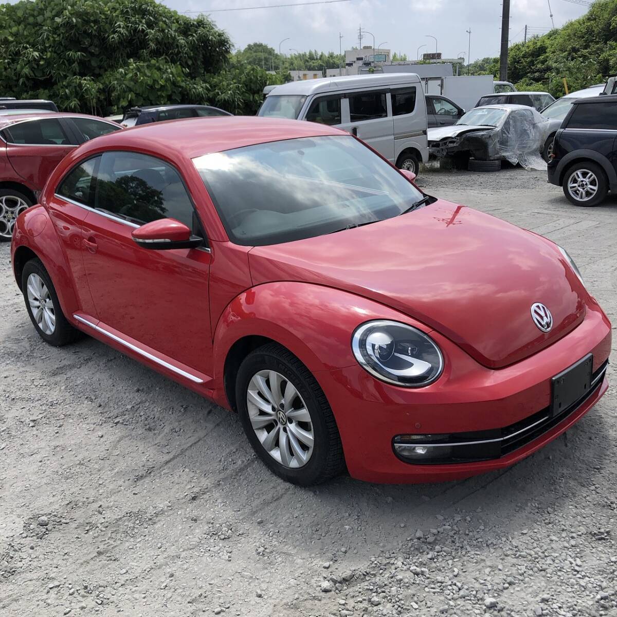 250535-10 VW ザ・ビートル DBA-16CBZ 前期 純正 バックドア リアゲート ガラス トリム全部付き レッド系 赤_画像8