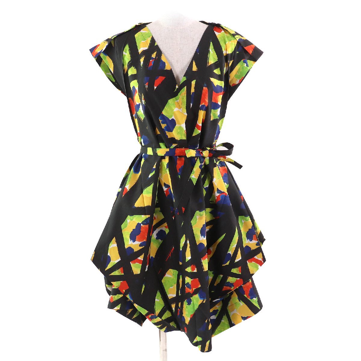 極美品△132 5. ISSEY MIYAKE 132 5. イッセイミヤケ IL31FH809 総柄 立体シルエット ノースリーブ ワンピース 黒 マルチカラー 3 正規品_画像1