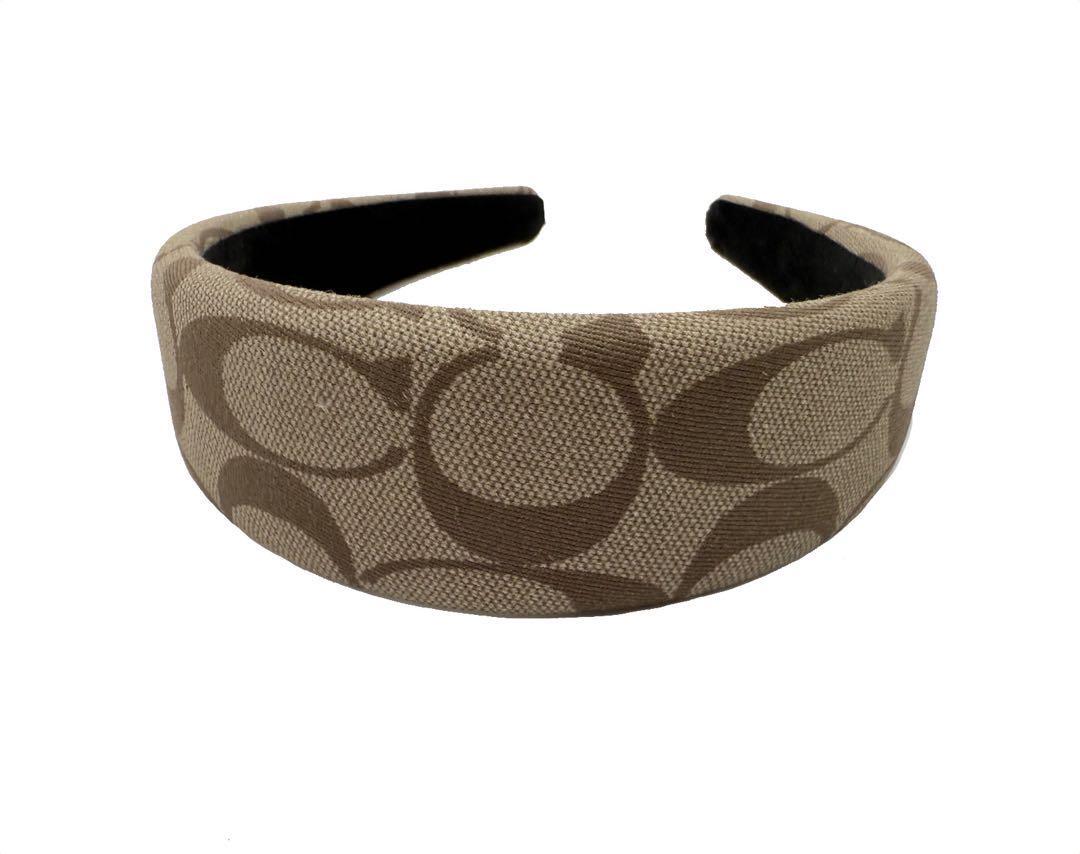 コーチ カチューシャ シグネチャー ベージュ C型ヘアバンド レディース COACH ヘッドバンド ヘアカーフ カーキ CA804 ヘアアクセサリー_画像1