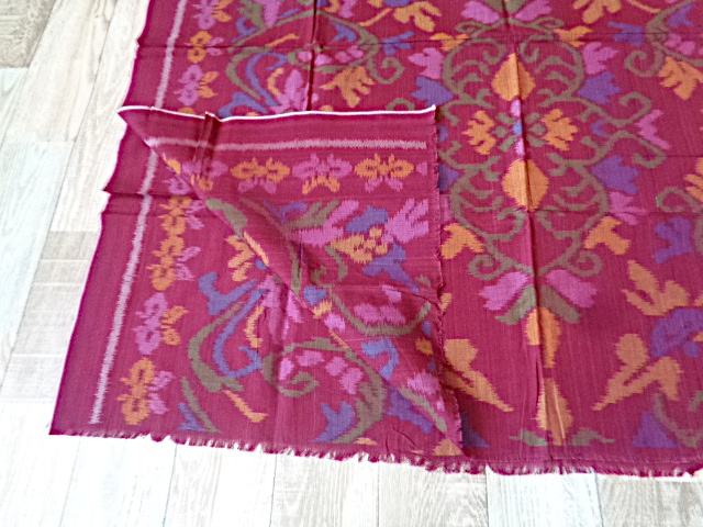 少し訳あり品●1.11●マルチカバー●アジアン雑貨●バリ島●はぎれ●布●濃い赤系_画像5