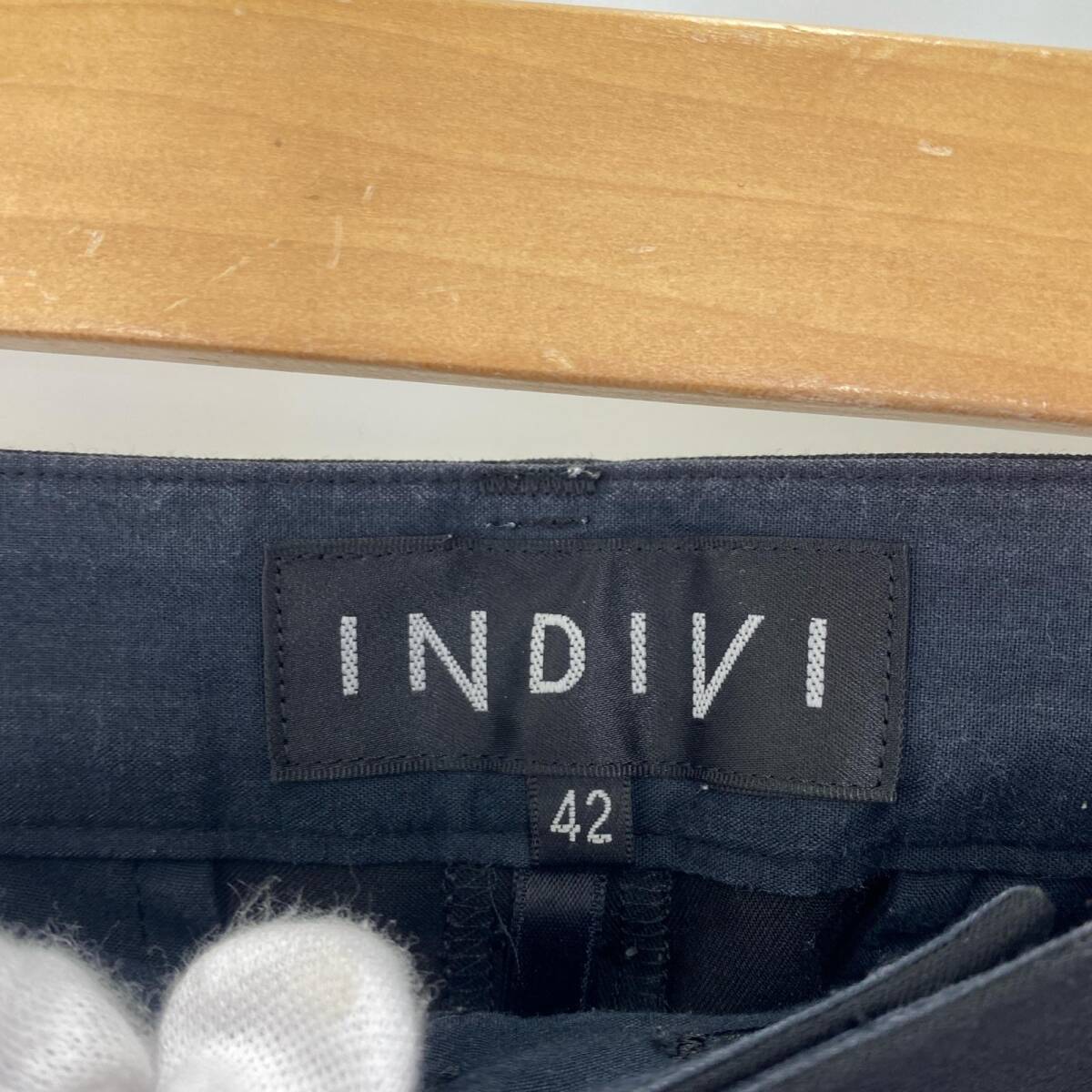INDIVI インディヴィ タック パンツ size42/ブラック_画像2