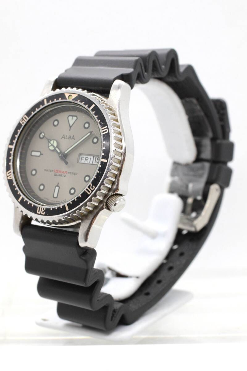 【SEIKO】ALBA V348-6070 QUARTZ ダイバーデザイン 15BAR STAINLESSSTEEL JAPAN 中古品時計未使用ウレタンベルト装着 電池交換済み 25.8.21_画像4