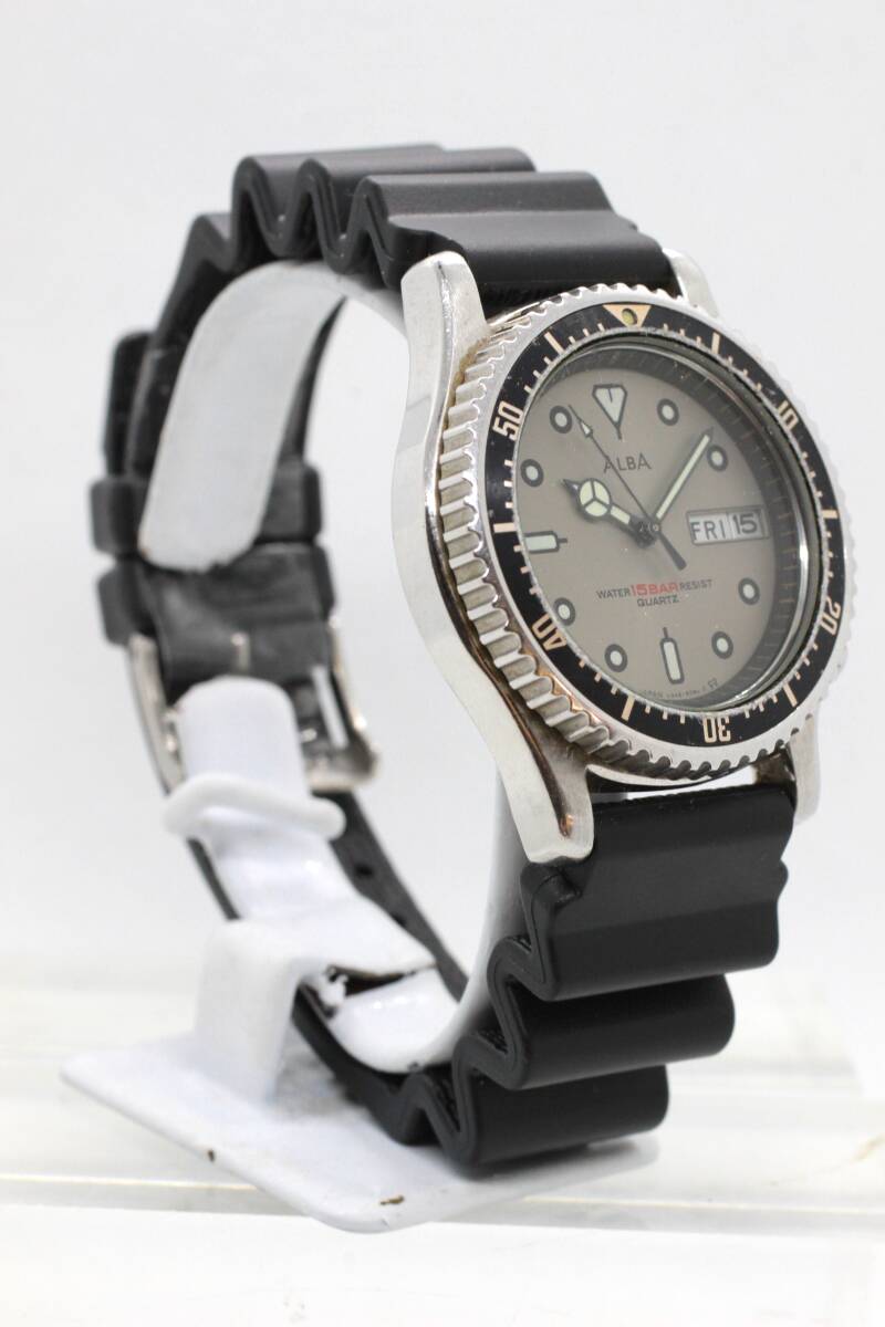 【SEIKO】ALBA V348-6070 QUARTZ ダイバーデザイン 15BAR STAINLESSSTEEL JAPAN 中古品時計未使用ウレタンベルト装着 電池交換済み 25.8.21_画像5
