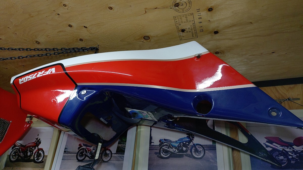 ホンダVFR750R RC30 純正シートカウル