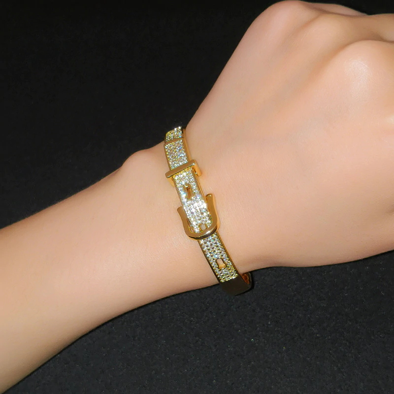 556★大好評・品薄★ゴールド ブレスレット バングル czダイヤモンド 最高級・高級感抜群 czダイヤモンド ノット ブレスレット