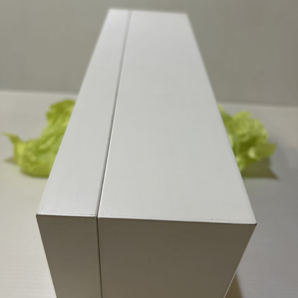 シャンパンのケース 「アンリ?ジロー アルゴンヌ 2002」のシャンパンの箱 used