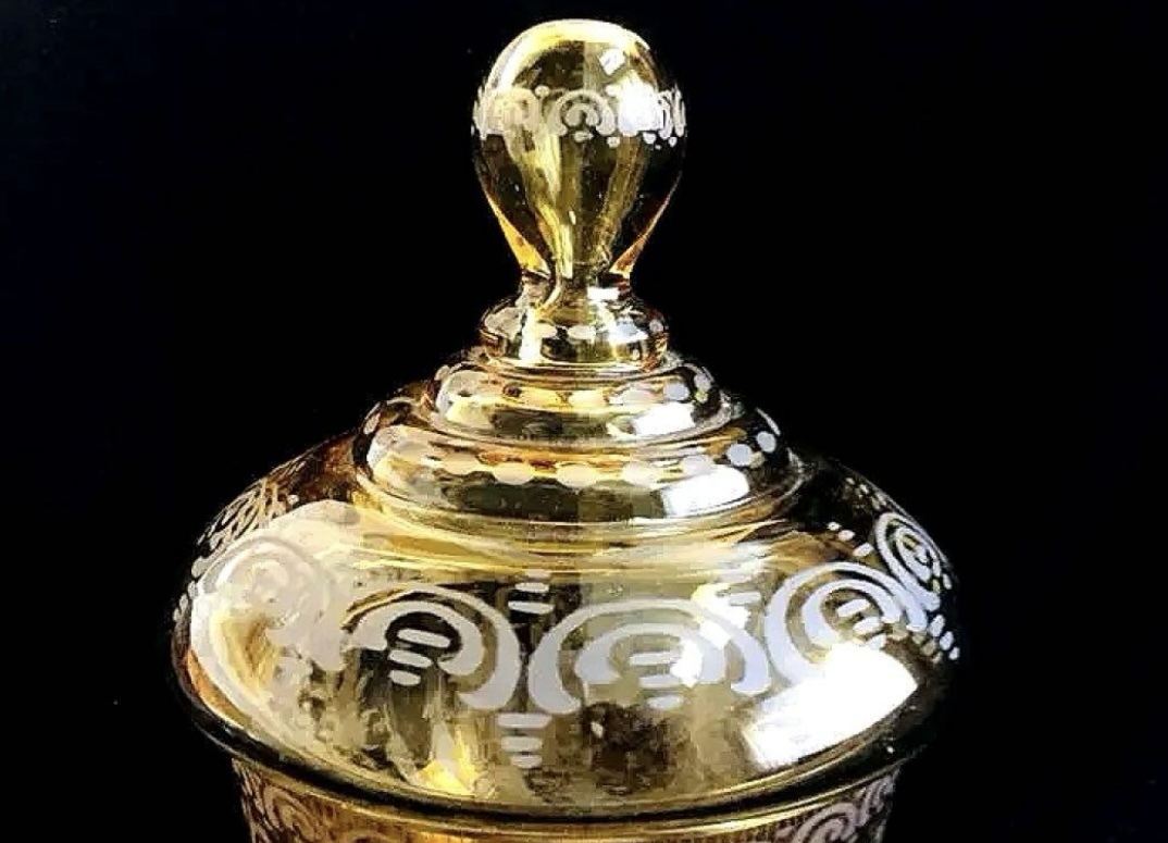 ボヘミア　蓋付き　置きもの ボヘミア 蓋付き 置きもの