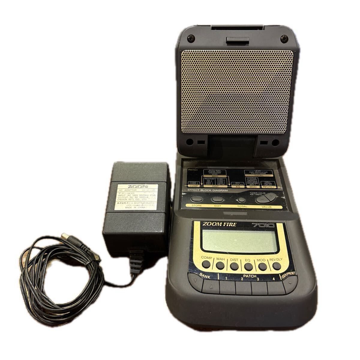 ZOOM FIRE 7010 マルチエフェクター搭載ポータプルアンプ