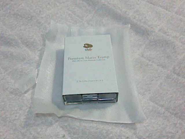 a 新品未開封　クラブニンテンドー プレミアム マリオトランプ_画像1