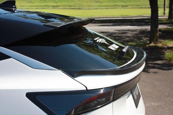 ガレージベリー アリア ZAA-FEO 日産ARIYA ゲートスポイラー 平織りカーボン 31-6006 GARAGE VARY カスタムパーツ_画像2