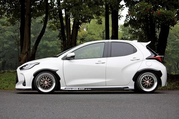 ガレージベリー ヤリス MXPH10/MXPH15/KSP210 オーバーフェンダー ウレタン 34-1005 GARAGE VARY カスタムパーツ_画像5