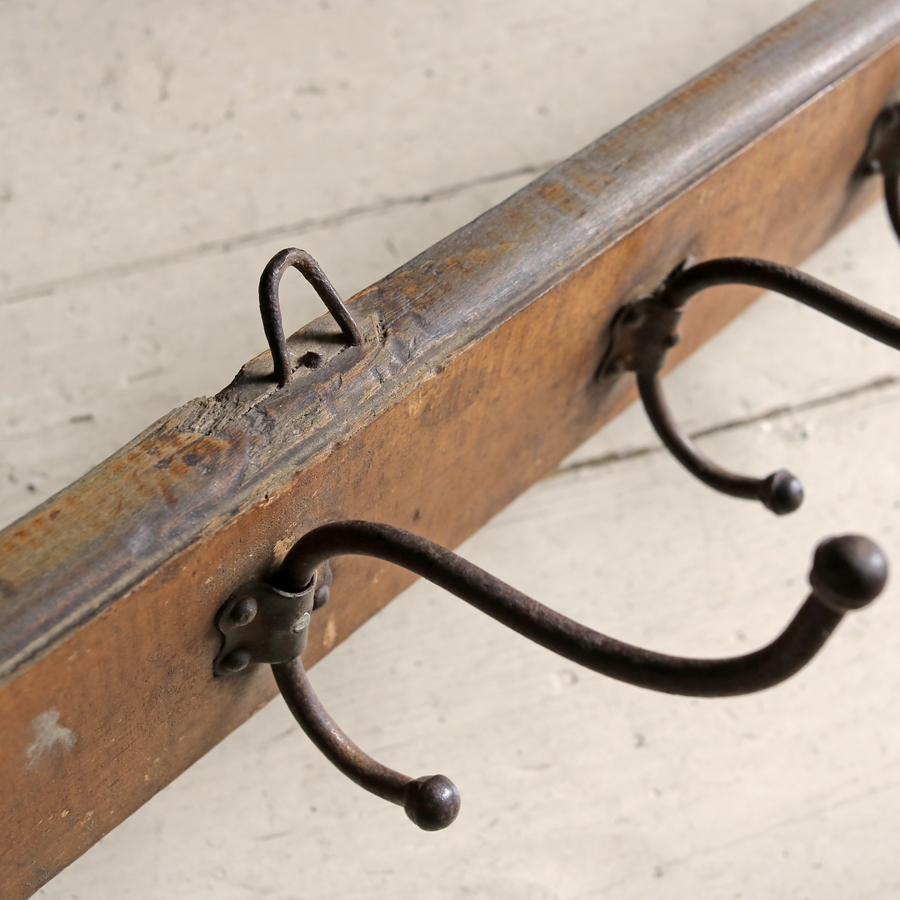 1910年代 フランスアンティーク 壁掛け 4連 コートフック アイアン 木製 アトリエ ビンテージ フック ハンガー_画像5