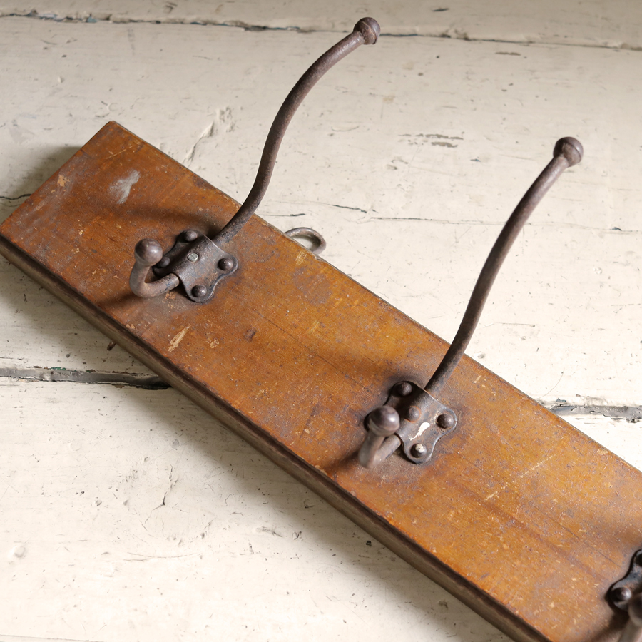 1910年代 フランスアンティーク 壁掛け 4連 コートフック アイアン 木製 アトリエ ビンテージ フック ハンガー_画像9