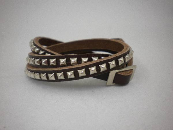 新品 牛革3重巻ブレス スタッズブレス パンク ロッカー_画像1