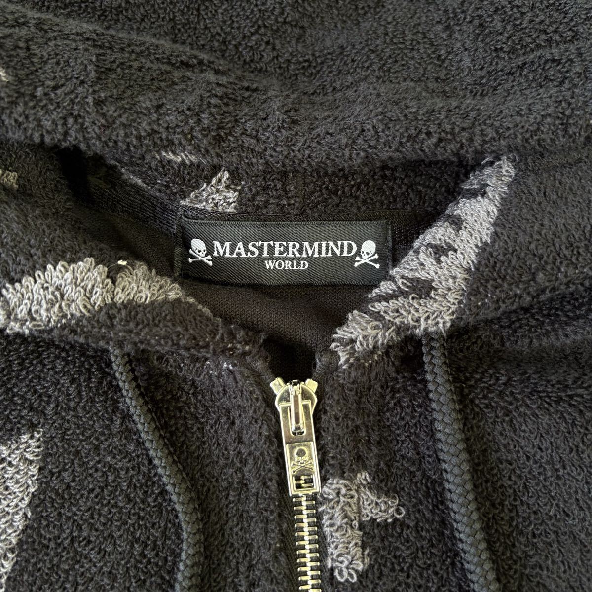 マスターマインド ワールド★18AW グラスビーズバックスカルスウェットパーカー 美品 MASTERMIND WORLD マスターマインドワールド 24SS MW24S12