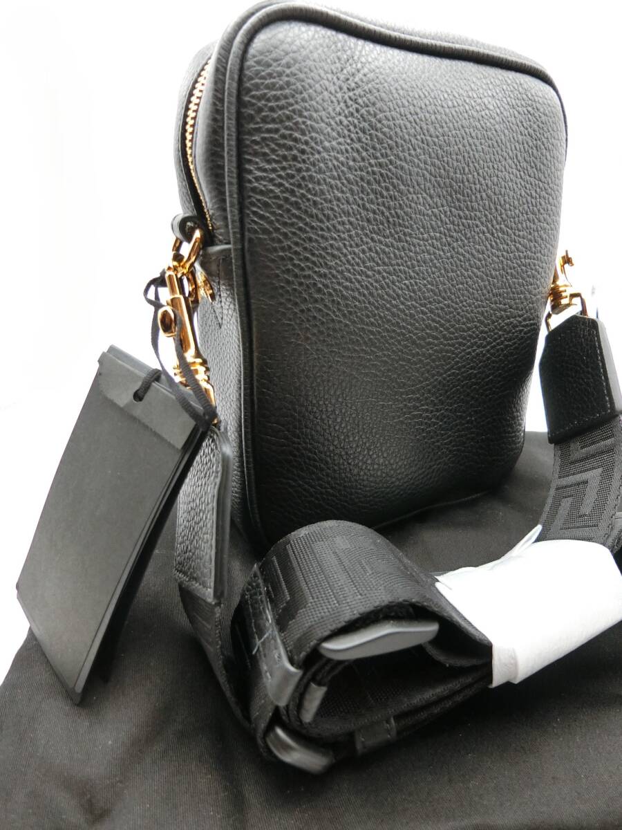【VERSACE】 カーフ ペプルドレザー フラップ ショルダーバッグ 新品 未使用】VERSACE ショルダー バッグ カーフ レザー
