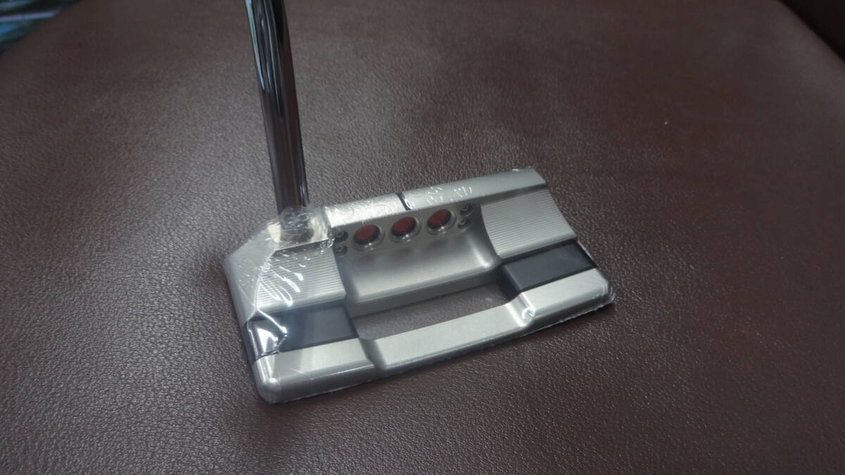新品★税込★日本正規品　スコッティキャメロン　2025　スタジオスタイル　スクエアバック　34インチ　753RI34　ヘッドカバー付　_画像4