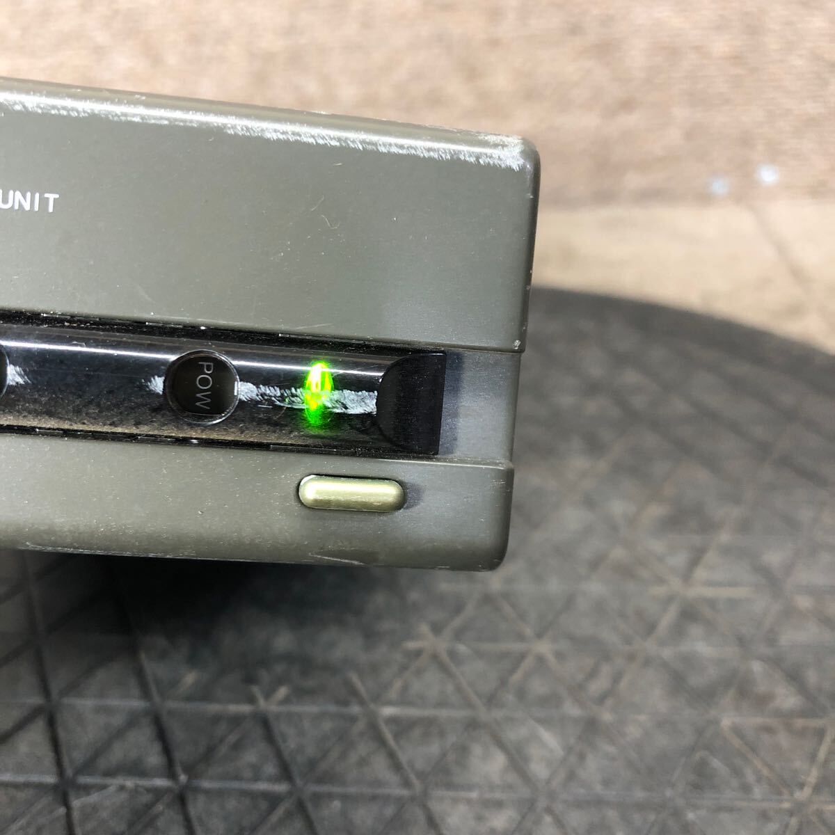 98-1906 激安 レトロPC パーツ 外付けHDD 2.5inch ハードディスクユニット 緑電子 NOVAII V2-200 SCSI 通電.電源オン.オフok HDD無し junk_画像2