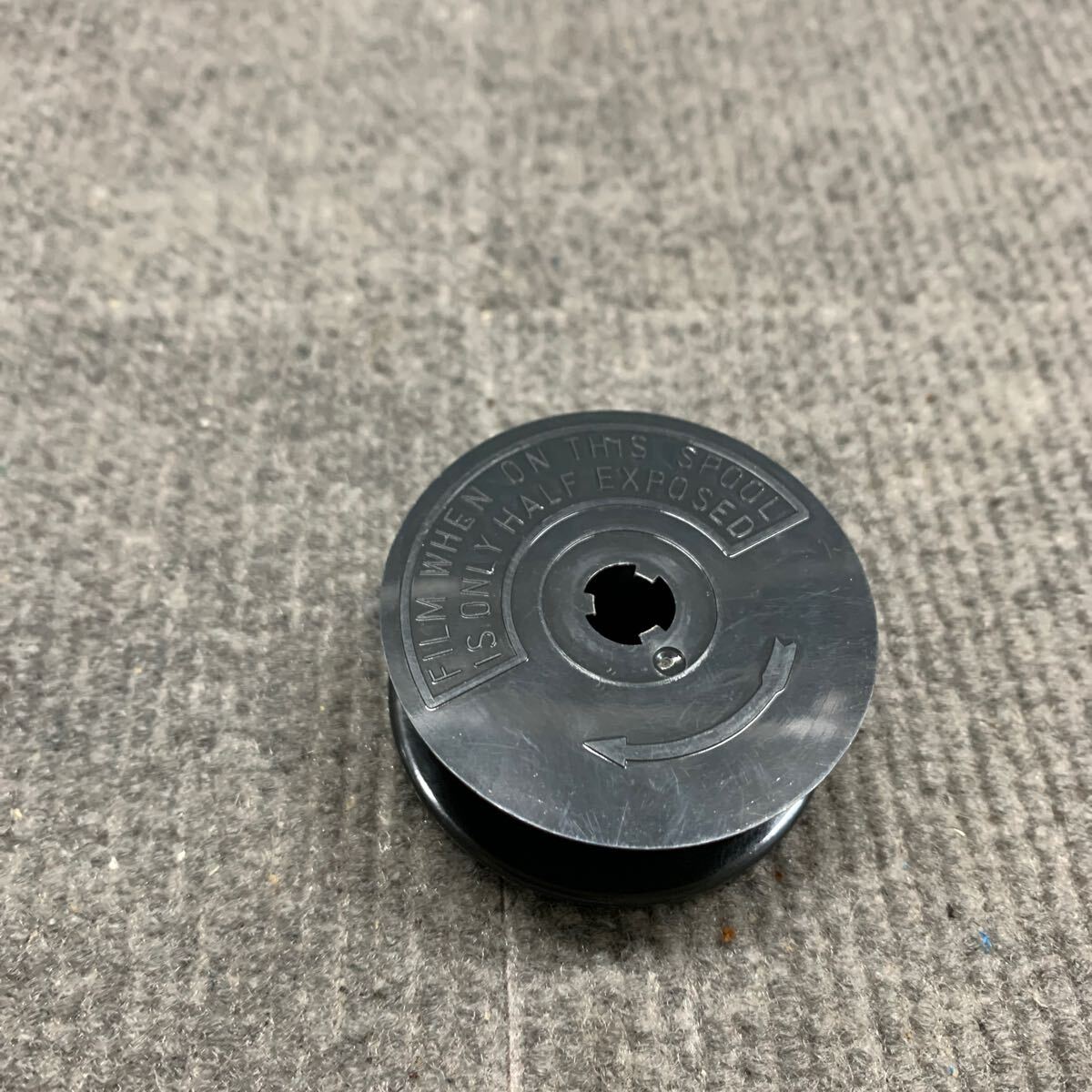 JZ-726 激安 ベル&ハウエル製の古い8mmフィルムカメラ 未確認 中古現状品 ※3回再出品で処分_画像4