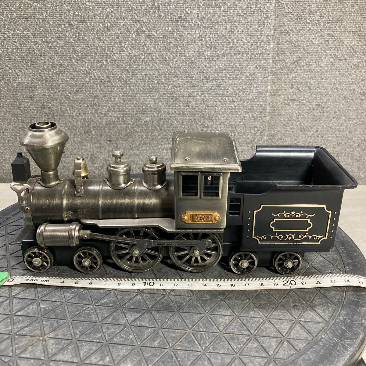JZ-729 激安 蒸気機関車 SL 鉄道模型 卓上 ガスライター 1864 置物 インテリア アンティーク レトロ 中古現状品 ※3回再出品で処分_画像2