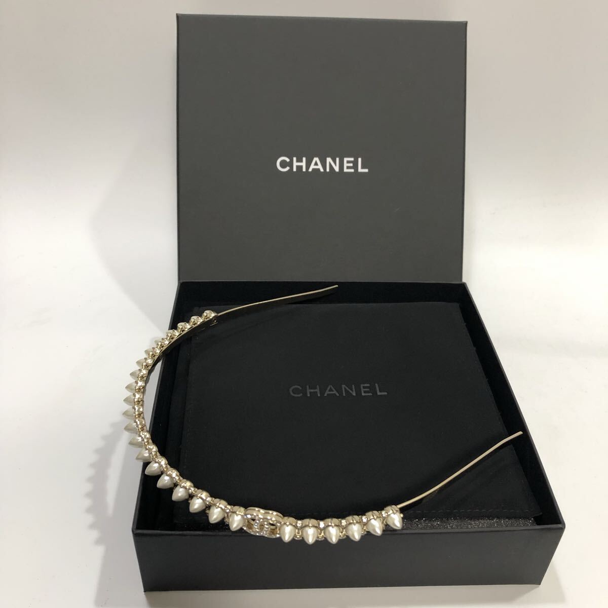 シャネル　ラインストーン　パール　カチューシャ　 A22C ココマーク (管YZ187 H31 )_画像1