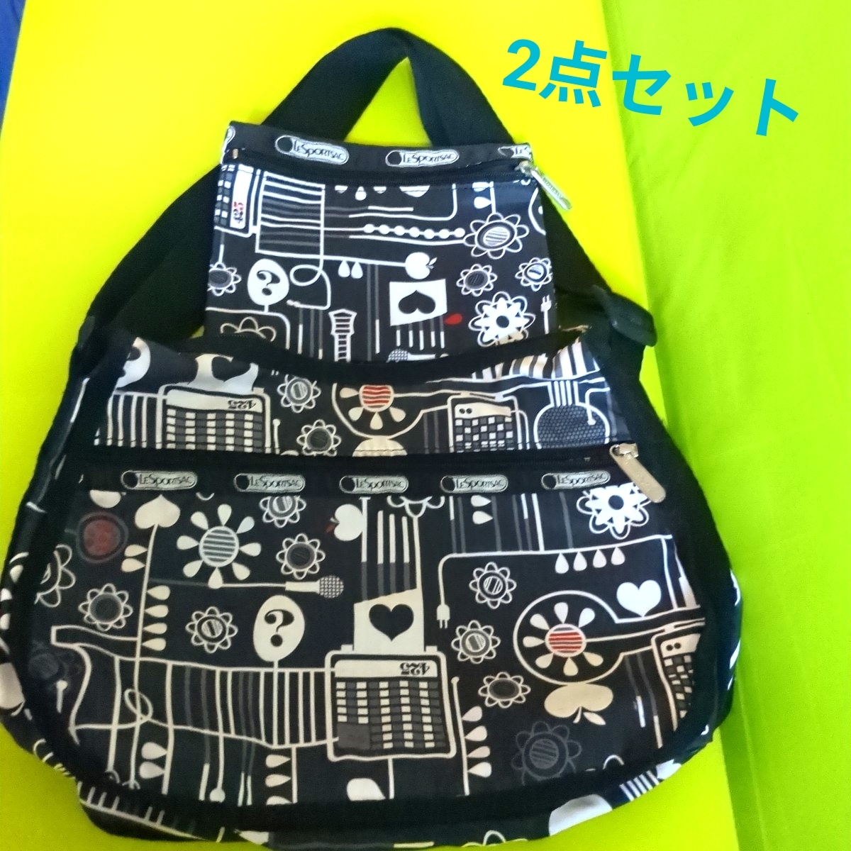 【新品未使用】レスポートサック花柄型押しショルダーバッグ ポーチ付き 黒 レスポートサック 花柄 LeSportsac ナイロン ショルダーバッグ