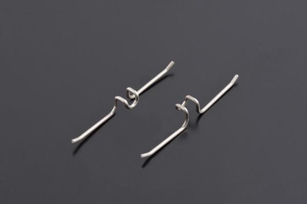 81-3321 KZリアブレーキパッドスプリング_画像1