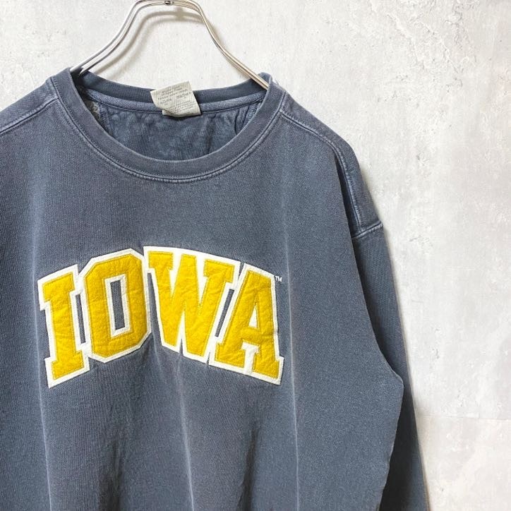 古着 used　COMFORT COLORS　IOWA　カレッジ　長袖ワッペンスウェット　トレーナー　クルーネック　Mサイズ_画像3