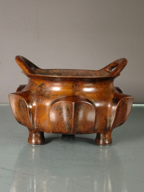 蔵出【明時代 大明正徳年製 古銅彫 三足双橋耳 蓮花香炉】