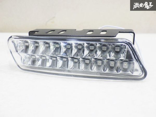 【新品/未使用/即発送】社外品 汎用 デイタイムランプ デイライト アンバー 左右 2個 全長 横 約10cm 縦 約2.5cm 即納 棚D9R_画像2