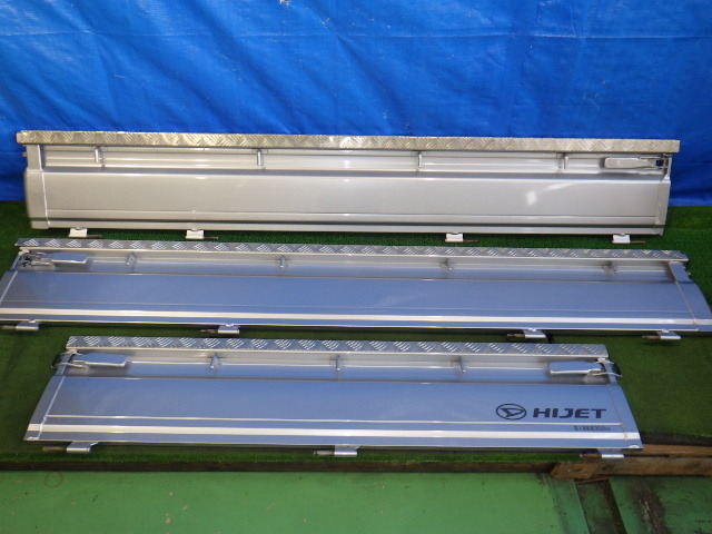 ダイハツ ハイゼット S500P アオリ ３点セット S28 シルバー系 ガードパネル付 S510P 【管理番号 0352 RC1-301】中古【大型商品】25_画像1