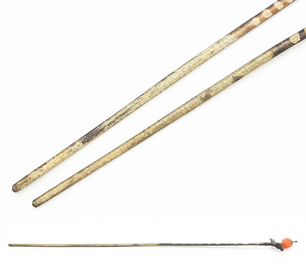 【梟】アンティーク 金工 本珊瑚 木の実 一本足簪 一対 2本 かんざし カンザシ 幕末 明治期 赤色 サンゴ さんご 細工 花 時代 髪飾り 古玩_画像9