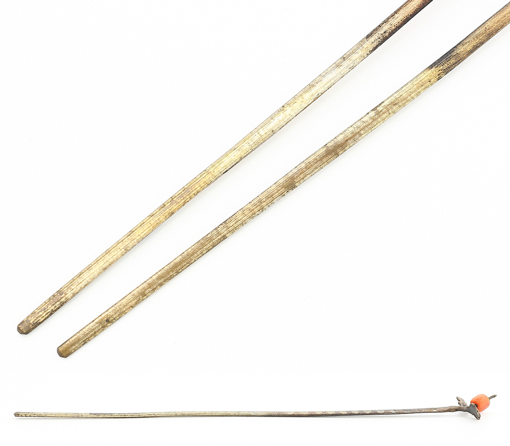 【梟】アンティーク 金工 本珊瑚 木の実 一本足簪 一対 2本 かんざし カンザシ 幕末 明治期 赤色 サンゴ さんご 細工 花 時代 髪飾り 古玩_画像10