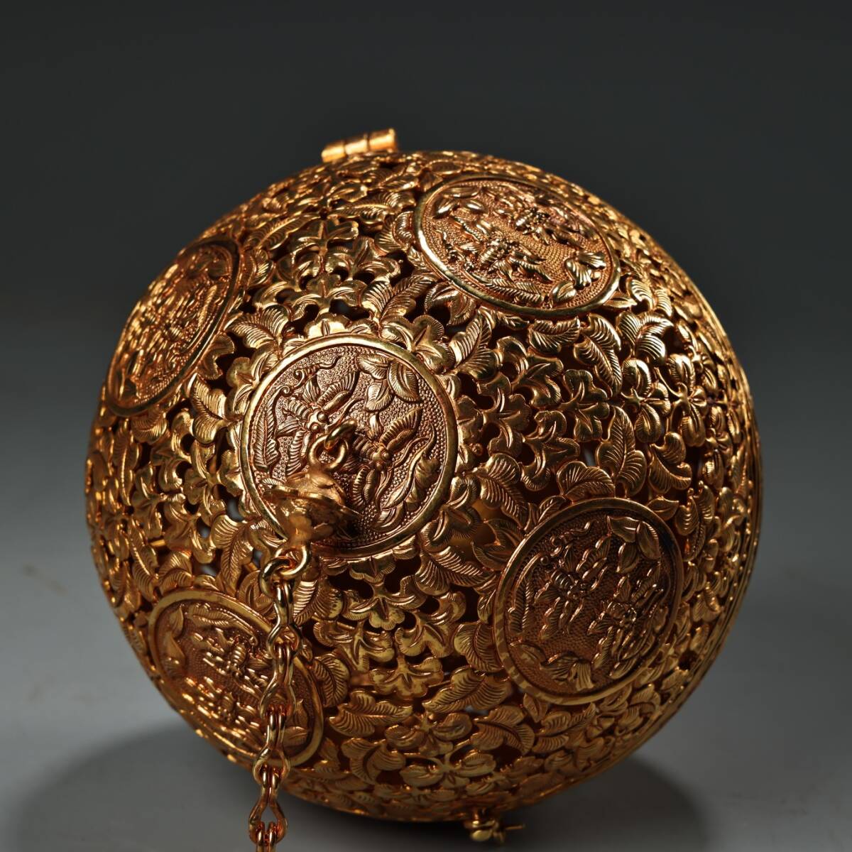 秘藏 清 純銅 高浮彫鏨刻 鏤空旋轉球 熏香炉 銅製 銅器 極細