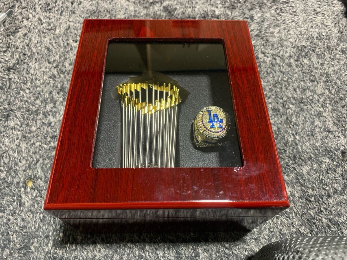 ドジャース　#17 大谷翔平　チャンピオンリング　トロフィーセット　レプリカ 2024 ドジャース #17 大谷翔平 チャンピオンリング トロフィー