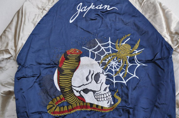 サテンスカジャン骸骨ブルーサイズM新品刺繍5434_画像6