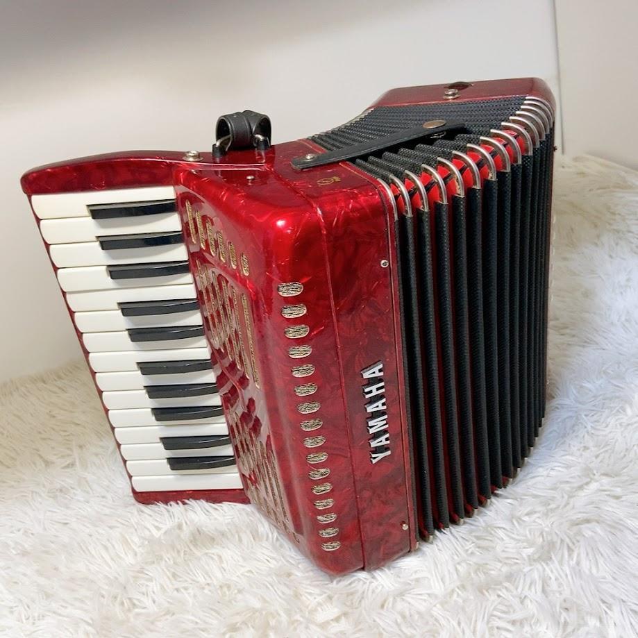 ヤマハ アコーディオン 8905 ヤマハ YAMAHA 赤 アコーディオン 25鍵盤 8905 鍵盤楽器 音楽