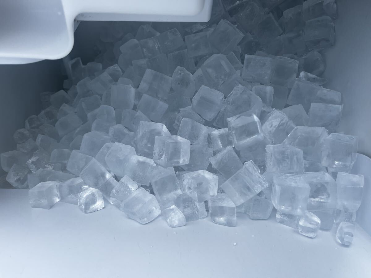 業(yè)務(wù)用 制氷機(jī) 35kg 廚房機(jī)器 大和冷機(jī) キューブアイス 全自動(dòng)制氷機(jī) DRI-35LMF 中古 美品