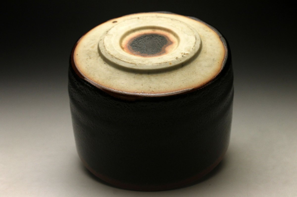 【余韻】 茶道具 時代物 黒瀬戸 筒茶碗★無傷美品＜同梱可＞