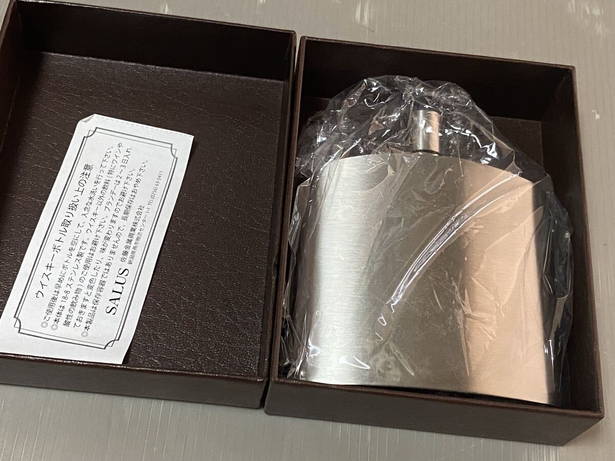 新品　ステンレス製　バッカスウィスキーボトル　スキットル　200ml　②_画像1