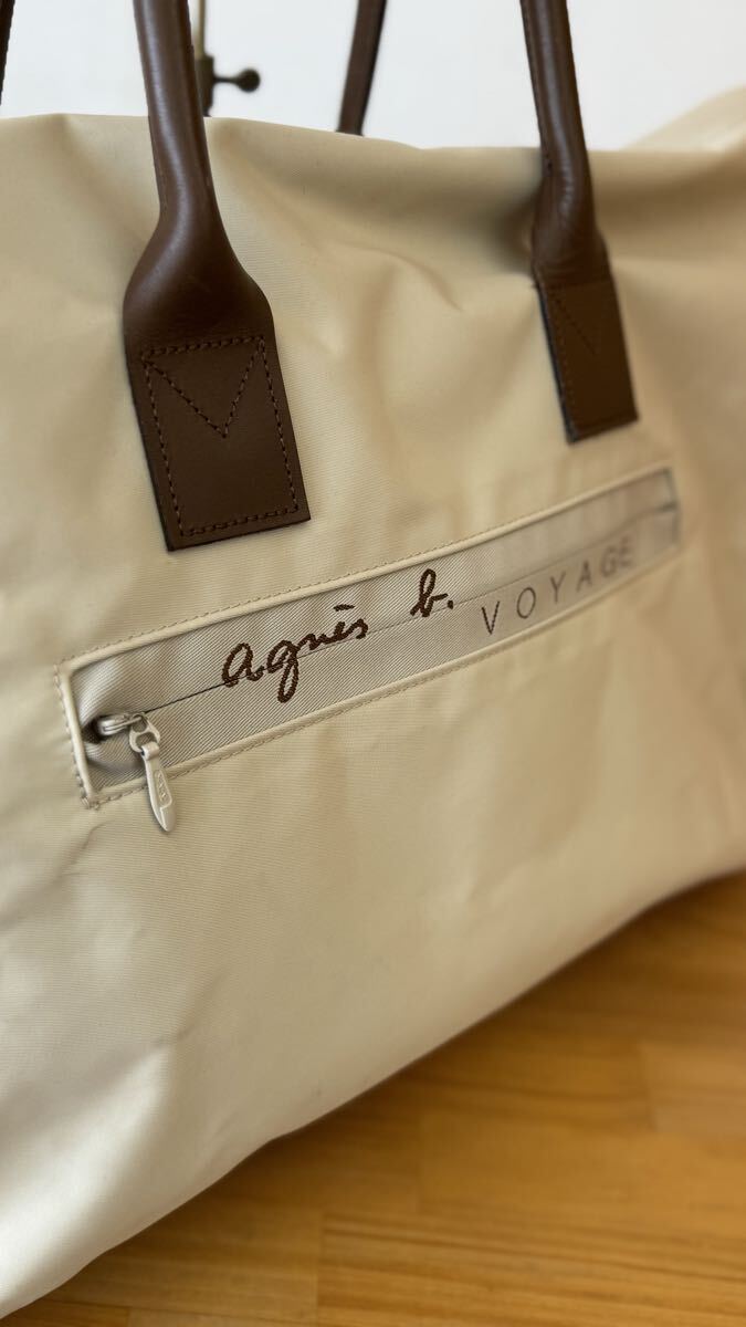 agnes b. アニエスベー VOYAGE 鍵付ボストン2WAYバッグ レザーハンドルロゴ刺繍フロントジップ手持ち鞄 大きめ旅行カバン ホワイト白色系 q