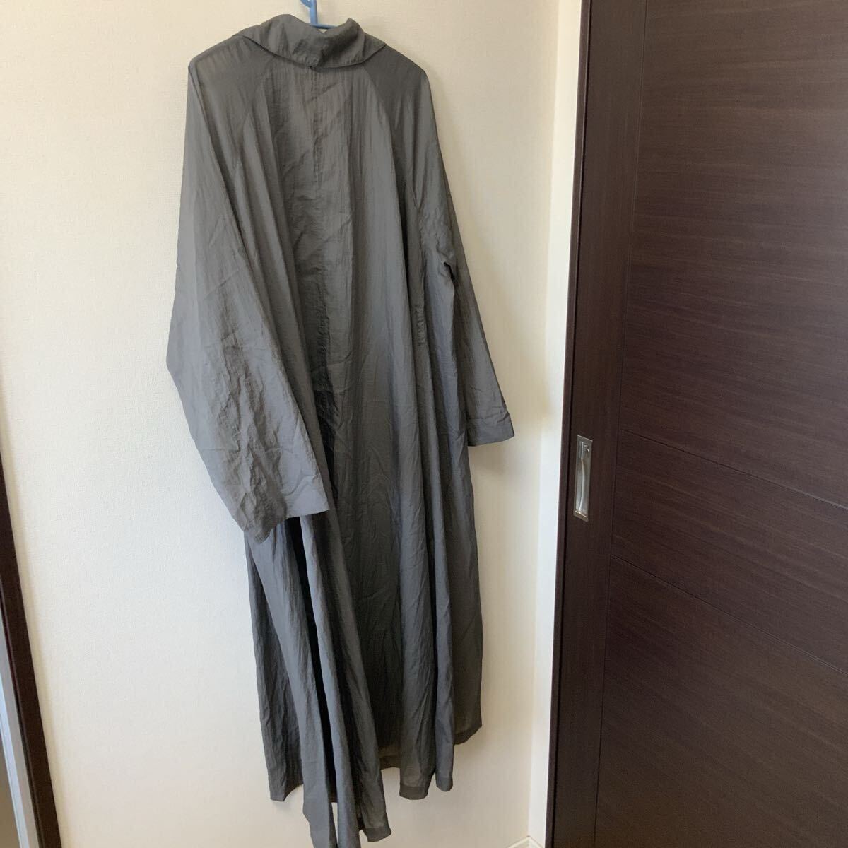 ダンスキン　シアークロスロングコート　アッシュグレー_画像2