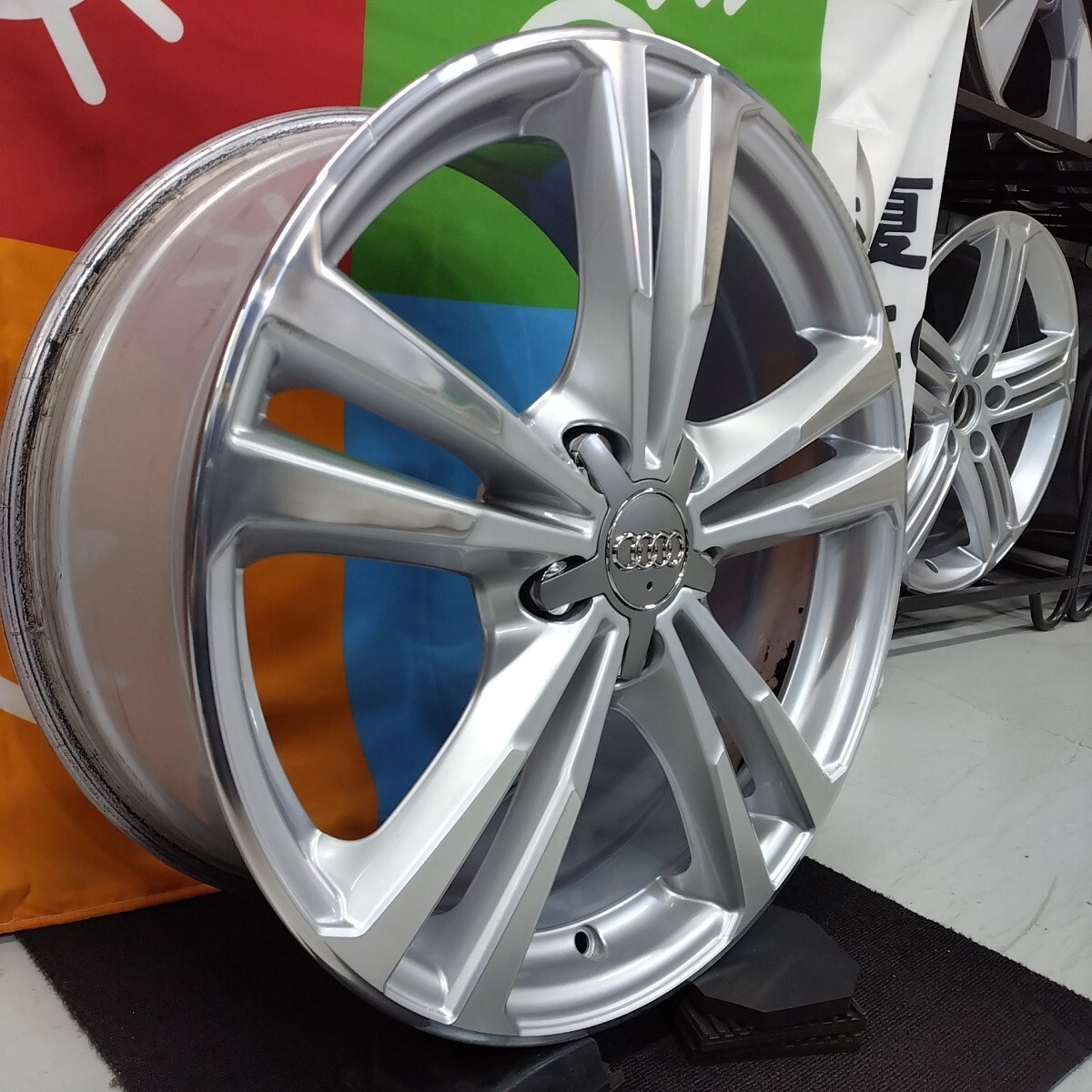 人気デザイン★AUDI　アウディ　8V型　S3　スポーツバック 純正　5パラレルスポークデザイン★A3★7.5J+51　112-5H☆新品サマータイヤ☆_画像4