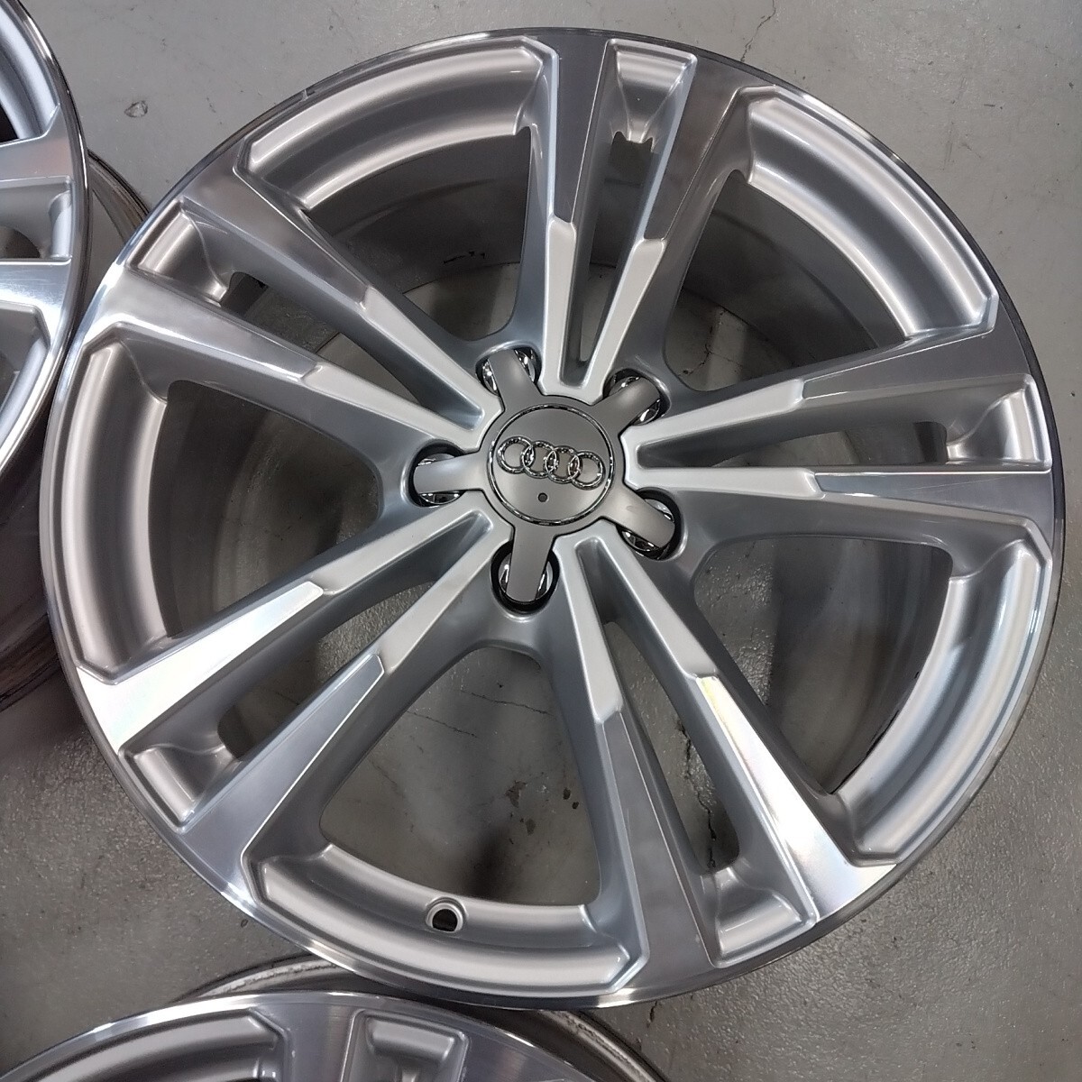 人気デザイン★AUDI　アウディ　8V型　S3　スポーツバック 純正　5パラレルスポークデザイン★A3★7.5J+51　112-5H☆新品サマータイヤ☆_画像7