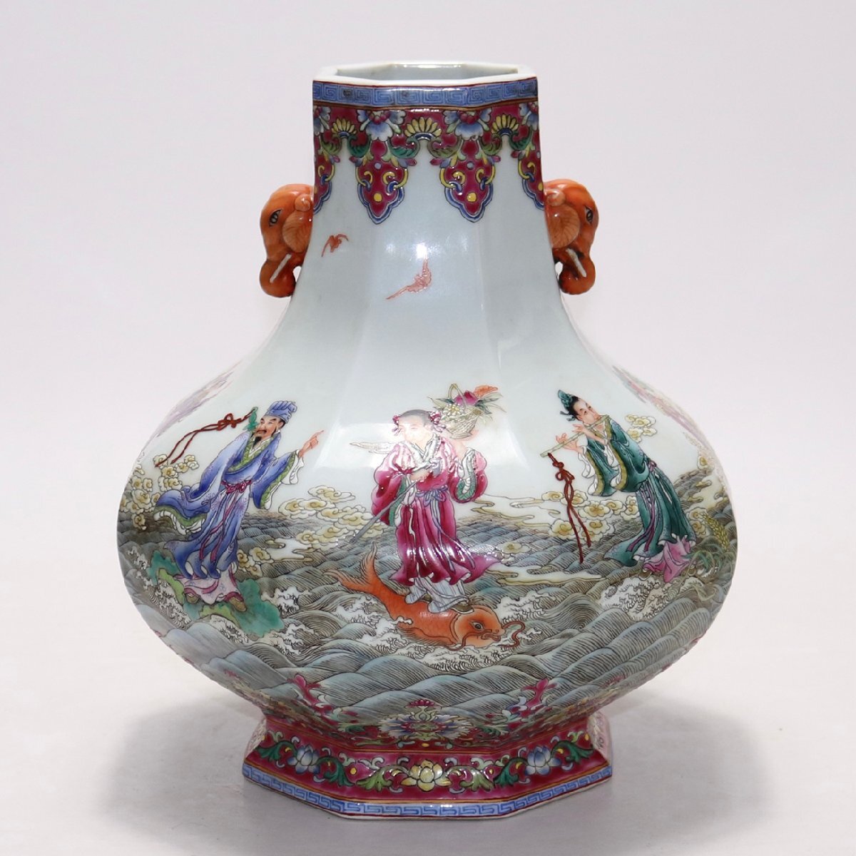 中国古美術品 清の雍正時代 粉彩花文皿 本物保証 安】清時代 雍正御製 粉彩八仙過海図象耳六方瓶 共箱 唐瓷 染付