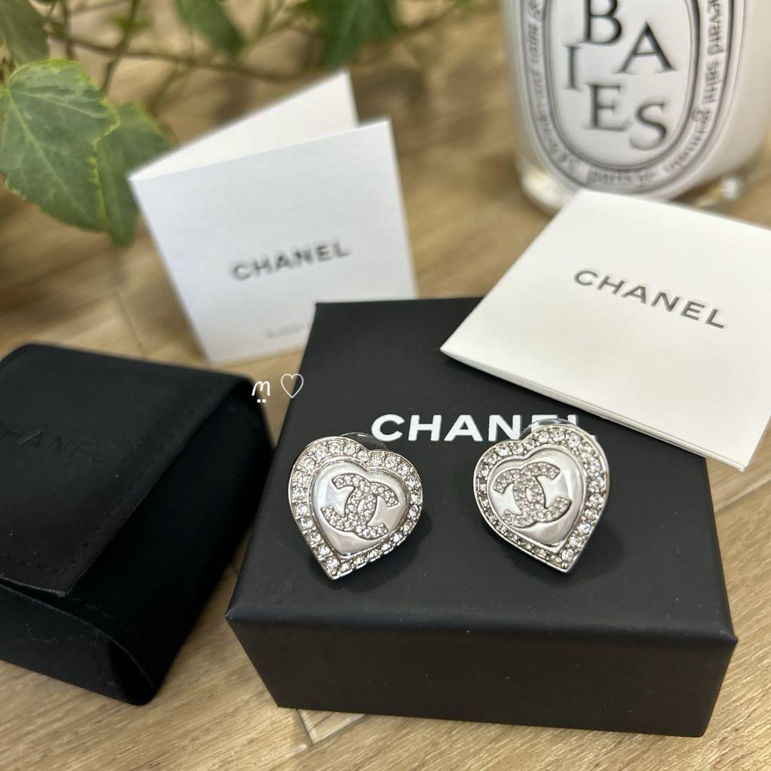 CHANEL シャネル ピアス ハート CCモチーフ 25P ラインストーン 送料無料 CHANEL シャネル ココマークハートピアス シルバー