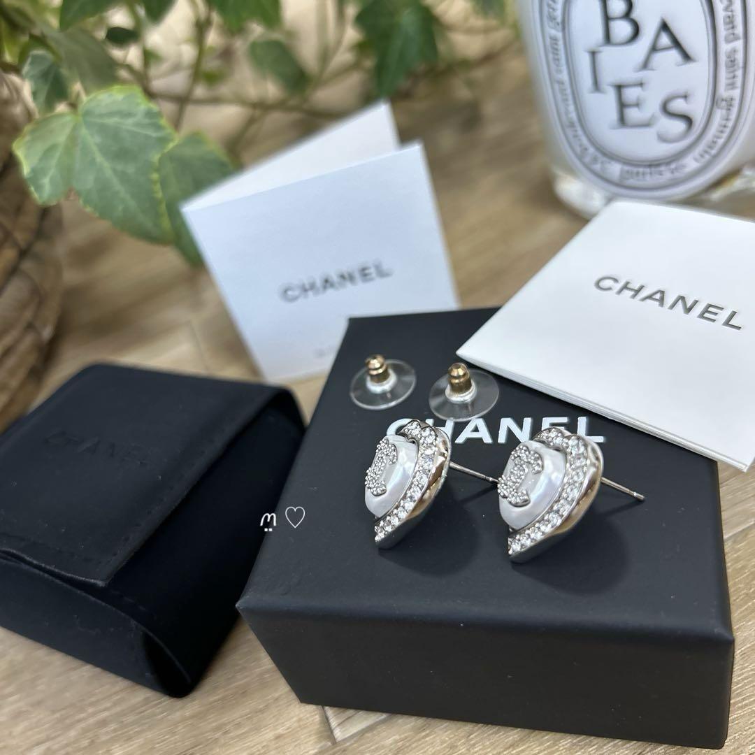 ピアス ココマーク インハート 送料無料 CHANEL シャネル ココマークハートピアス シルバー