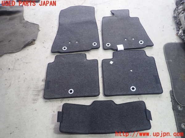 AWS210 クラウン ハイブリッド アスリート フロアマット 1台分 中古です。
