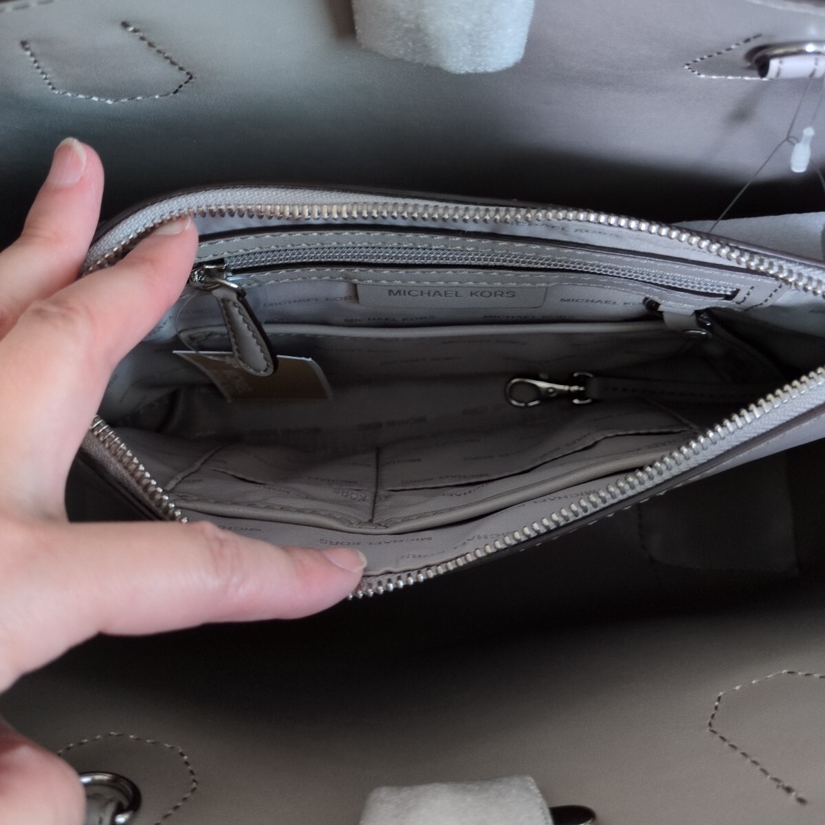 極美品☆MICHAEL KORSマイケルコース 2wayショルダーバッグレザー. 美品 マイケルコース ショルダーバッグ 2way ピンク ボストン